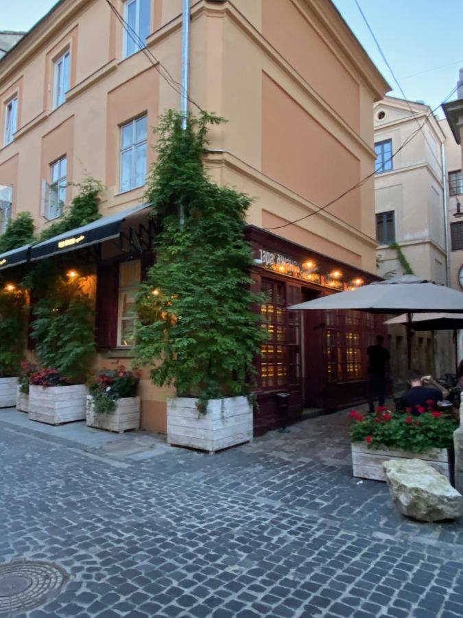 В Центрі Біля Ратуші Вулиця Площа Ринок 11 Lviv Exterior photo