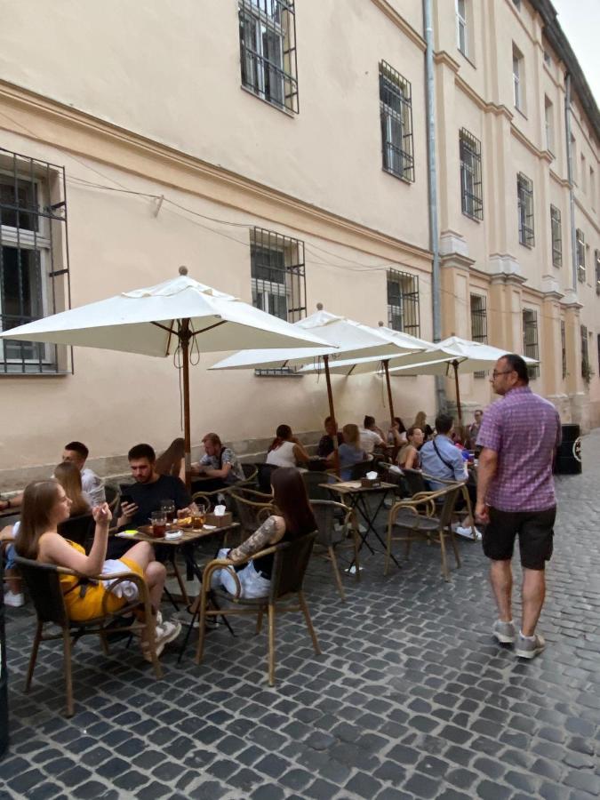 В Центрі Біля Ратуші Вулиця Площа Ринок 11 Lviv Exterior photo