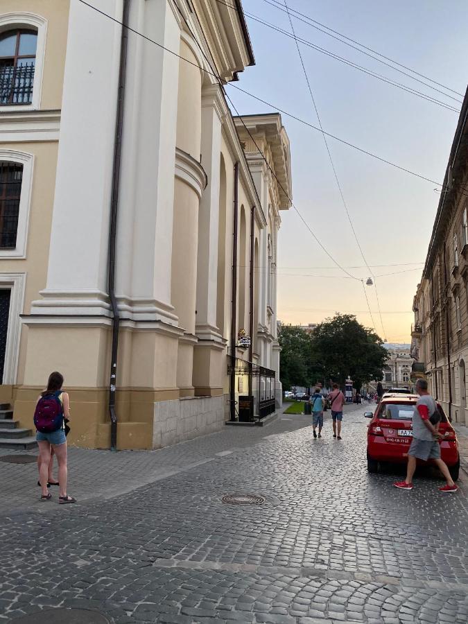В Центрі Біля Ратуші Вулиця Площа Ринок 11 Lviv Exterior photo