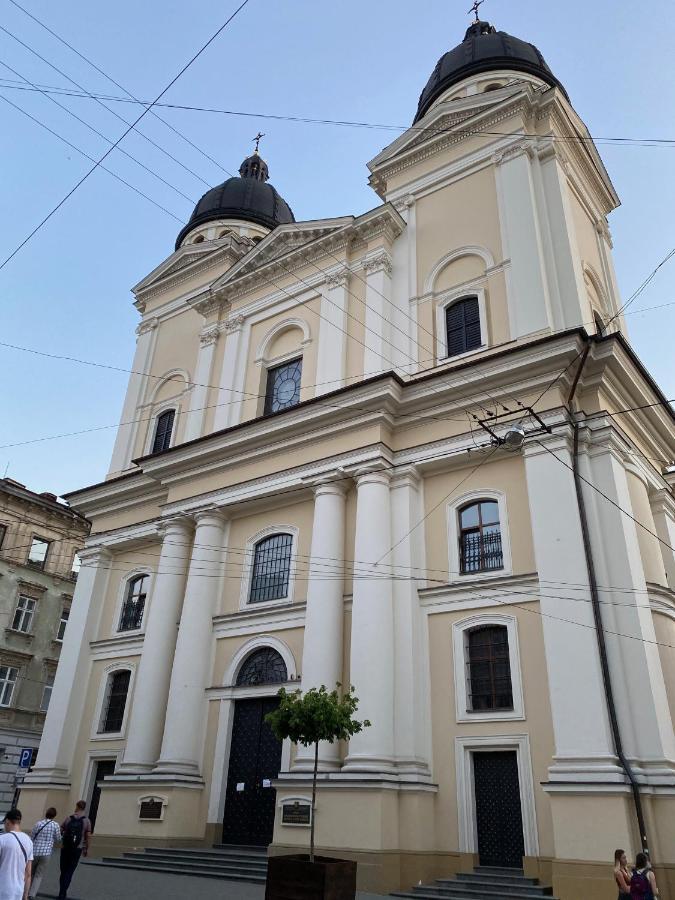 В Центрі Біля Ратуші Вулиця Площа Ринок 11 Lviv Exterior photo