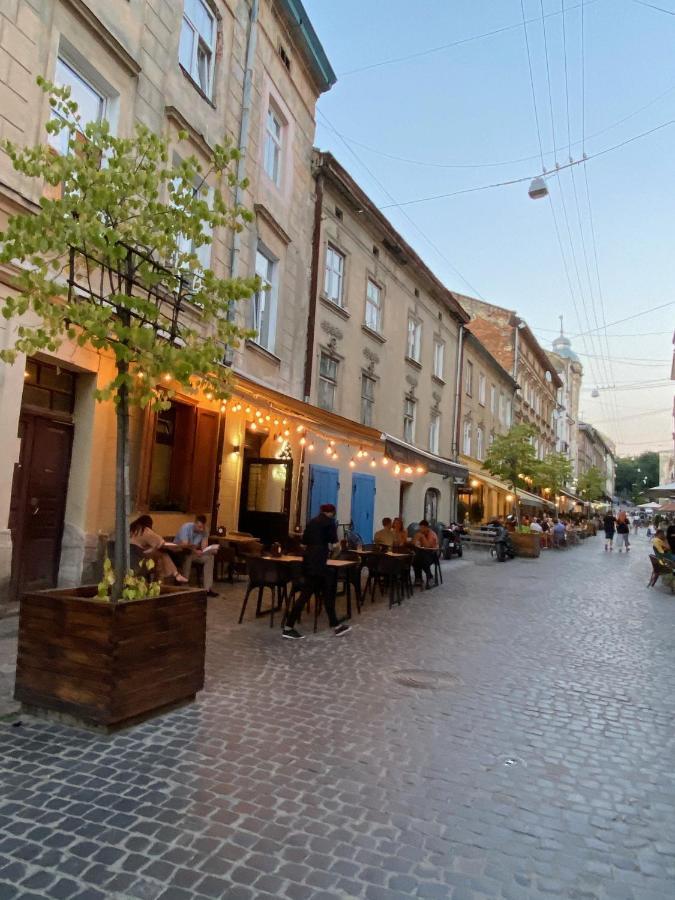 В Центрі Біля Ратуші Вулиця Площа Ринок 11 Lviv Exterior photo